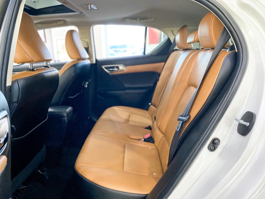 Used Lexus CT 200h 5dr Sdn Hybrid 2015 | Luxury Motor Club. Franklin Square, New York Used Lexus CT 200h 5dr Sdn Hybrid 2015 | Luxury Motor Club. Franklin Square, New York
