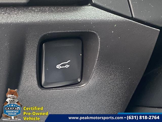 Used Ford Fusion SE FWD 2017 | Peak Automotive Inc.. Bayshore, New York Used Ford Fusion SE FWD 2017 | Peak Automotive Inc.. Bayshore, New York