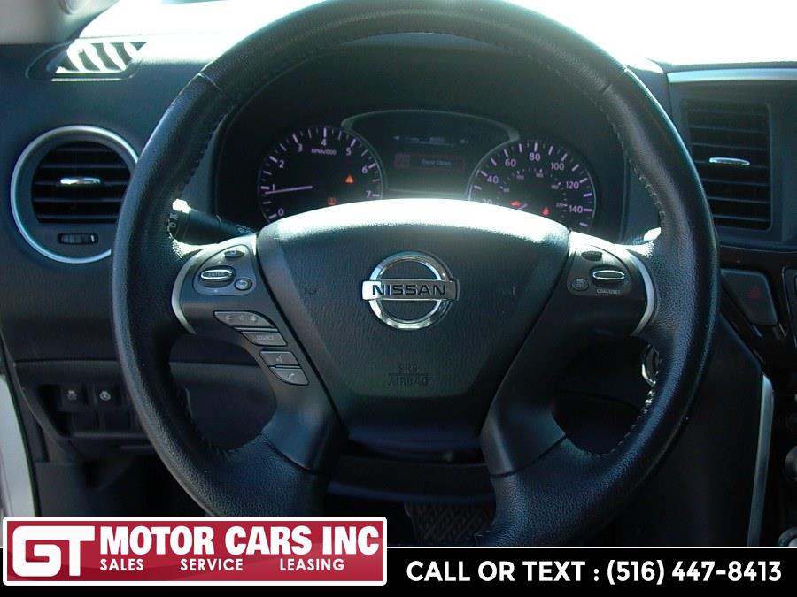 2013 Nissan Pathfinder 4WD 4dr Platinum, available for sale in Bellmore, NY