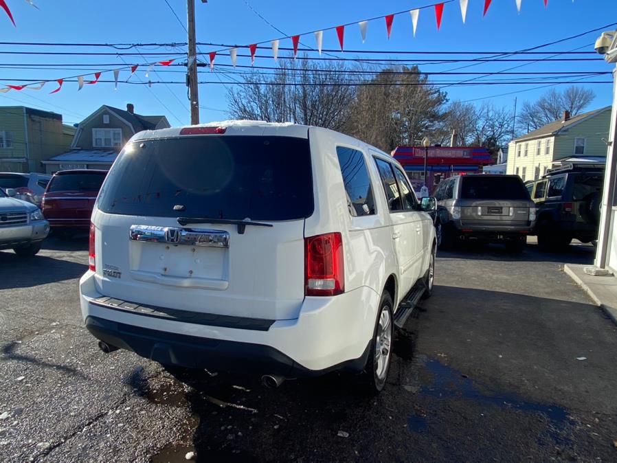2012 Honda Pilot 2WD 4dr EX-L w/Navi, available for sale in Bridgeport, Connecticut | CT Auto. Bridgeport, Connecticut 2012 Honda Pilot 2WD 4dr EX-L w/Navi, available for sale in Bridgeport, Connecticut | CT Auto. Bridgeport, Connecticut