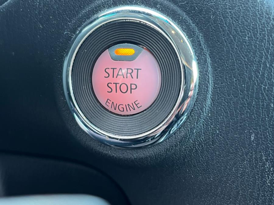 2016 Nissan Pathfinder SV . CLEAN CARFAX!!!, available for sale in Rosedale, New York | Sunrise Auto Sales. Rosedale, New York 2016 Nissan Pathfinder SV . CLEAN CARFAX!!!, available for sale in Rosedale, New York | Sunrise Auto Sales. Rosedale, New York