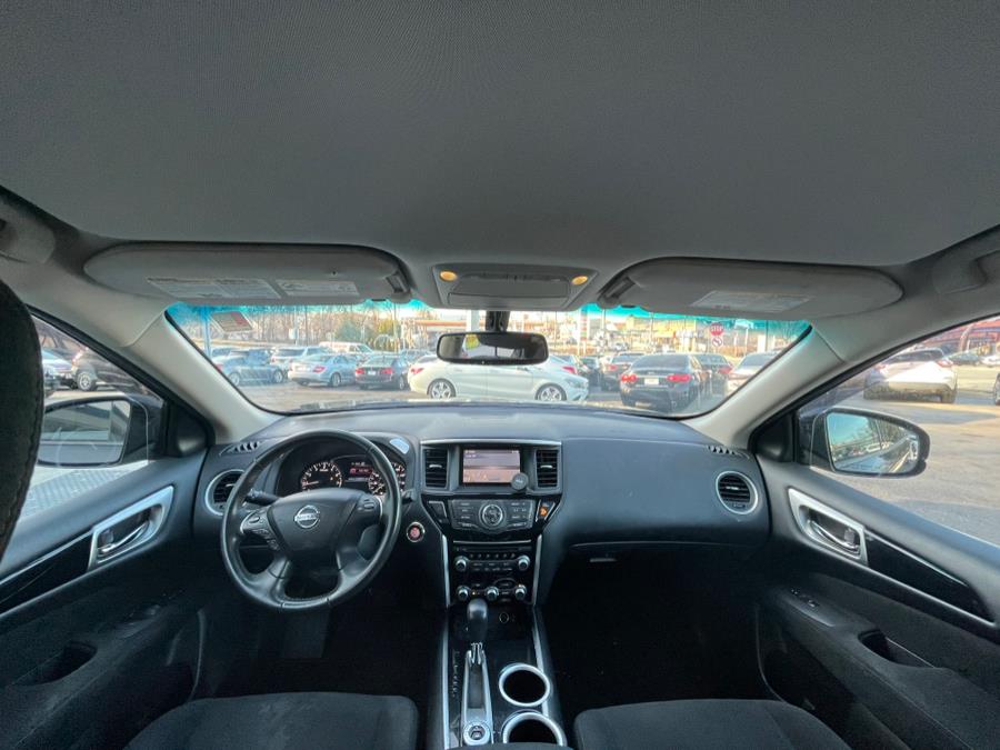 2016 Nissan Pathfinder SV . CLEAN CARFAX!!!, available for sale in Rosedale, New York | Sunrise Auto Sales. Rosedale, New York 2016 Nissan Pathfinder SV . CLEAN CARFAX!!!, available for sale in Rosedale, New York | Sunrise Auto Sales. Rosedale, New York