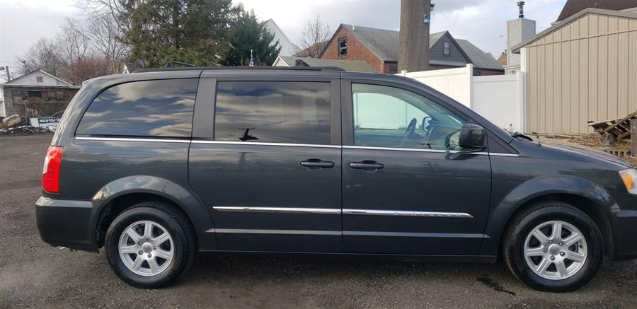Used Chrysler Town & Country 4dr Wgn Touring 2011 | Victoria Preowned Autos Inc. Little Ferry, New Jersey Used Chrysler Town & Country 4dr Wgn Touring 2011 | Victoria Preowned Autos Inc. Little Ferry, New Jersey