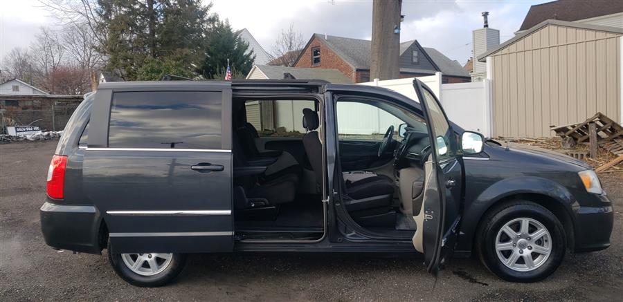 Used Chrysler Town & Country 4dr Wgn Touring 2011 | Victoria Preowned Autos Inc. Little Ferry, New Jersey Used Chrysler Town & Country 4dr Wgn Touring 2011 | Victoria Preowned Autos Inc. Little Ferry, New Jersey