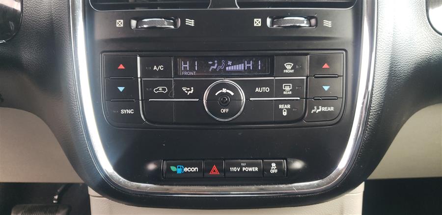Used Chrysler Town & Country 4dr Wgn Touring 2011 | Victoria Preowned Autos Inc. Little Ferry, New Jersey Used Chrysler Town & Country 4dr Wgn Touring 2011 | Victoria Preowned Autos Inc. Little Ferry, New Jersey