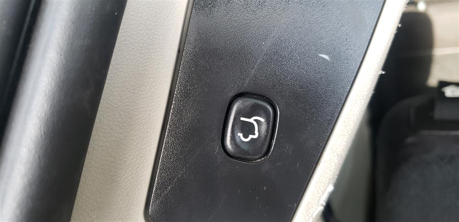 Used Chrysler Town & Country 4dr Wgn Touring 2011 | Victoria Preowned Autos Inc. Little Ferry, New Jersey Used Chrysler Town & Country 4dr Wgn Touring 2011 | Victoria Preowned Autos Inc. Little Ferry, New Jersey