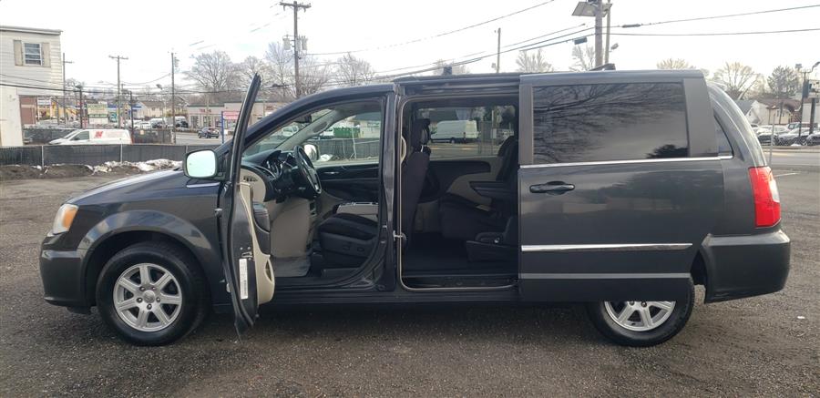 Used Chrysler Town & Country 4dr Wgn Touring 2011 | Victoria Preowned Autos Inc. Little Ferry, New Jersey Used Chrysler Town & Country 4dr Wgn Touring 2011 | Victoria Preowned Autos Inc. Little Ferry, New Jersey