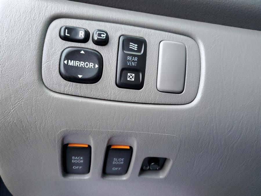 Used Toyota Sienna 5dr 7-Pass Van XLE AWD 2008 | Absolute Motors Inc. Springfield, Massachusetts Used Toyota Sienna 5dr 7-Pass Van XLE AWD 2008 | Absolute Motors Inc. Springfield, Massachusetts