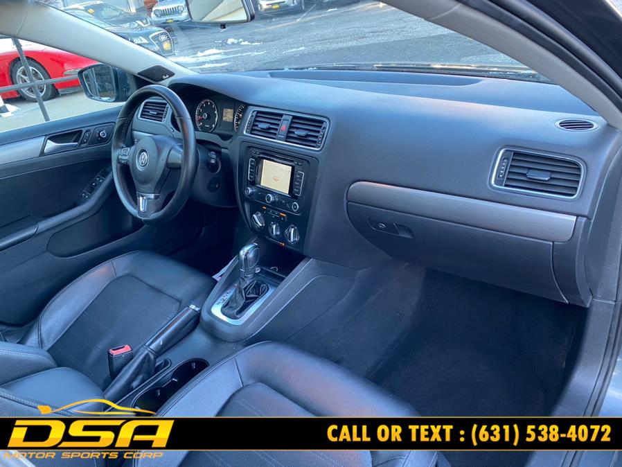 2013 Volkswagen Jetta Sedan 4dr Auto SEL w/Nav PZEV, available for sale in Commack, New York | DSA Motor Sports Corp. Commack, New York 2013 Volkswagen Jetta Sedan 4dr Auto SEL w/Nav PZEV, available for sale in Commack, New York | DSA Motor Sports Corp. Commack, New York