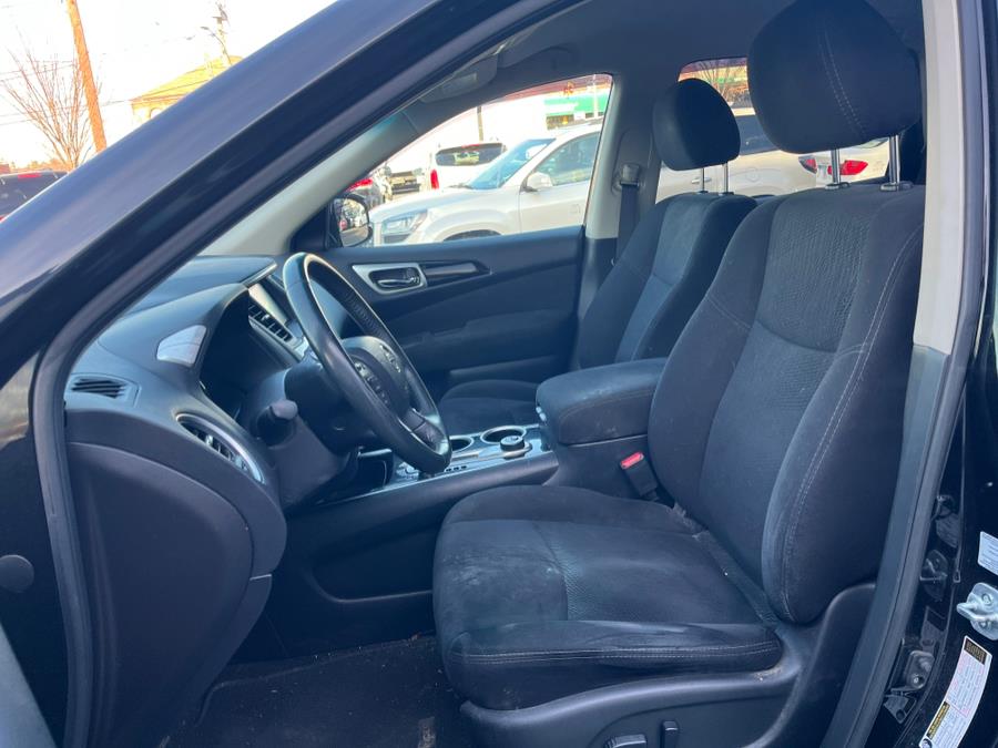 2016 Nissan Pathfinder SV . CLEAN CARFAX!!!, available for sale in Elmont, New York | Sunrise of Elmont. Elmont, New York 2016 Nissan Pathfinder SV . CLEAN CARFAX!!!, available for sale in Elmont, New York | Sunrise of Elmont. Elmont, New York