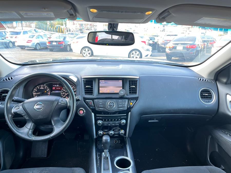 2016 Nissan Pathfinder SV . CLEAN CARFAX!!!, available for sale in Elmont, New York | Sunrise of Elmont. Elmont, New York 2016 Nissan Pathfinder SV . CLEAN CARFAX!!!, available for sale in Elmont, New York | Sunrise of Elmont. Elmont, New York