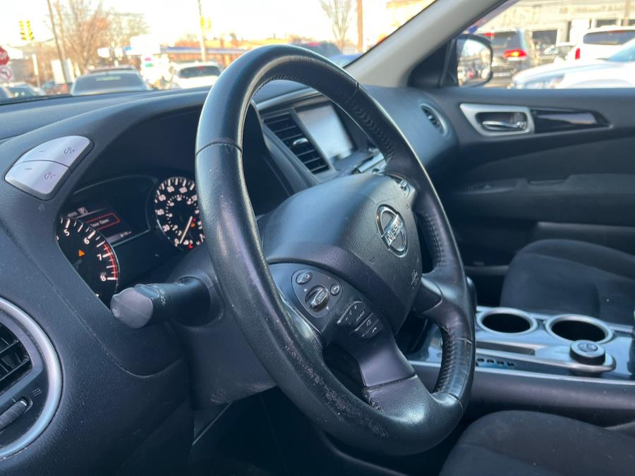 2016 Nissan Pathfinder SV . CLEAN CARFAX!!!, available for sale in Elmont, New York | Sunrise of Elmont. Elmont, New York 2016 Nissan Pathfinder SV . CLEAN CARFAX!!!, available for sale in Elmont, New York | Sunrise of Elmont. Elmont, New York
