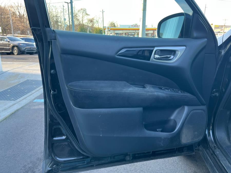 2016 Nissan Pathfinder SV . CLEAN CARFAX!!!, available for sale in Elmont, New York | Sunrise of Elmont. Elmont, New York 2016 Nissan Pathfinder SV . CLEAN CARFAX!!!, available for sale in Elmont, New York | Sunrise of Elmont. Elmont, New York