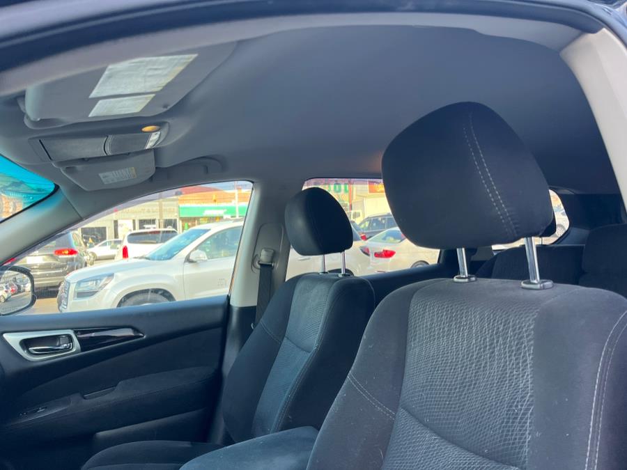 2016 Nissan Pathfinder SV . CLEAN CARFAX!!!, available for sale in Elmont, New York | Sunrise of Elmont. Elmont, New York 2016 Nissan Pathfinder SV . CLEAN CARFAX!!!, available for sale in Elmont, New York | Sunrise of Elmont. Elmont, New York