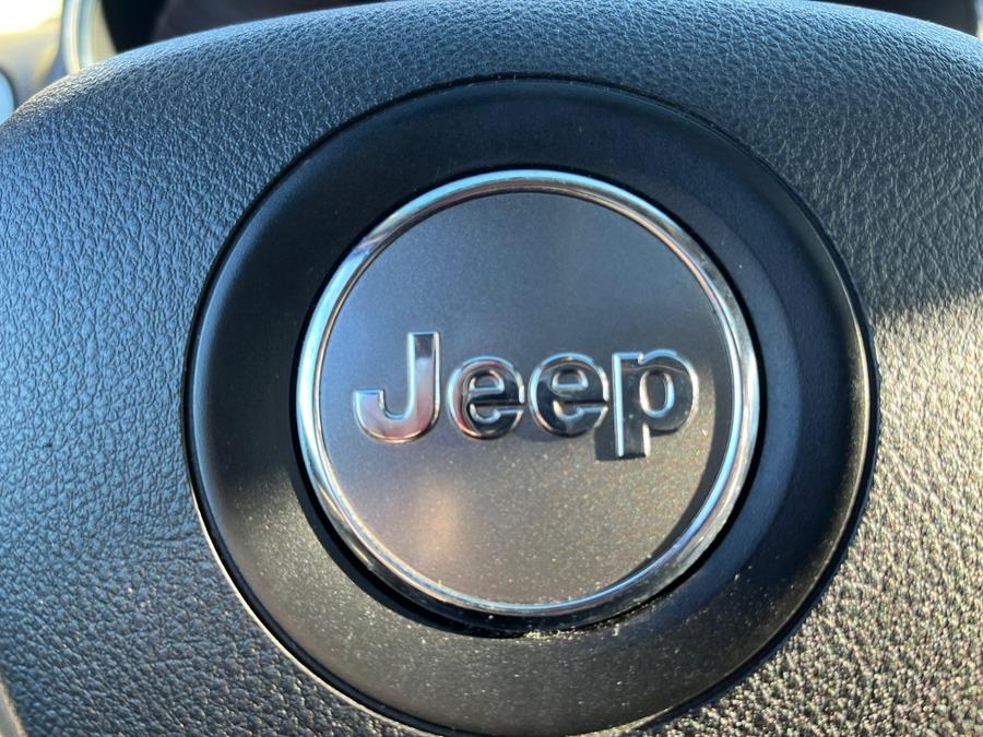 2014 Jeep Grand Cherokee 4WD 4dr Limited, available for sale in Elmont, New York | Sunrise of Elmont. Elmont, New York 2014 Jeep Grand Cherokee 4WD 4dr Limited, available for sale in Elmont, New York | Sunrise of Elmont. Elmont, New York