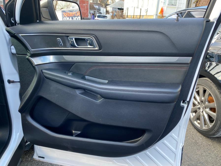2019 Ford Explorer XLT 4WD, available for sale in Jamaica, New York | Sunrise Autoland. Jamaica, New York 2019 Ford Explorer XLT 4WD, available for sale in Jamaica, New York | Sunrise Autoland. Jamaica, New York