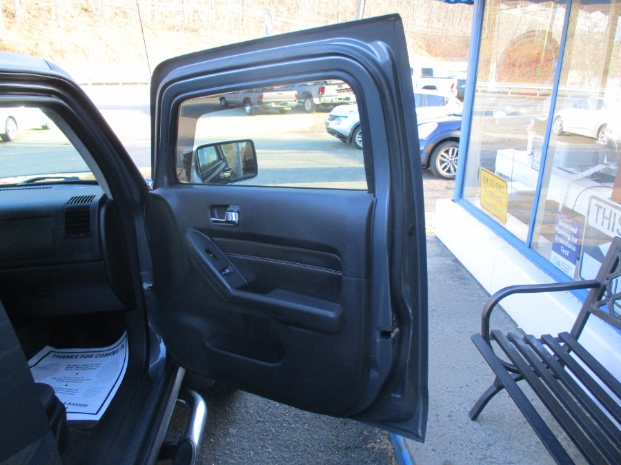Used HUMMER H3 H3 AWD 2008 | Cos Central Auto. Meriden, Connecticut Used HUMMER H3 H3 AWD 2008 | Cos Central Auto. Meriden, Connecticut