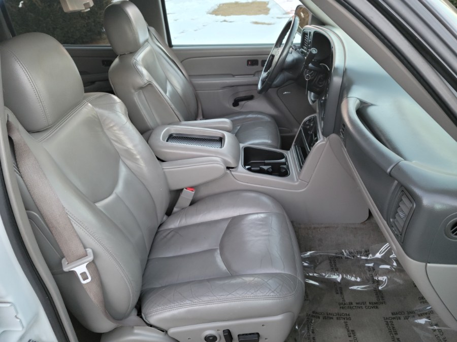 Used Chevrolet Suburban 4dr 1500 4WD Z71 2005 | Toro Auto. East Windsor, Connecticut Used Chevrolet Suburban 4dr 1500 4WD Z71 2005 | Toro Auto. East Windsor, Connecticut