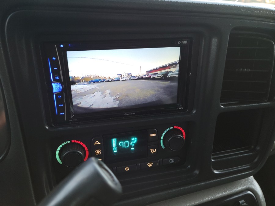 Used Chevrolet Suburban 4dr 1500 4WD Z71 2005 | Toro Auto. East Windsor, Connecticut Used Chevrolet Suburban 4dr 1500 4WD Z71 2005 | Toro Auto. East Windsor, Connecticut