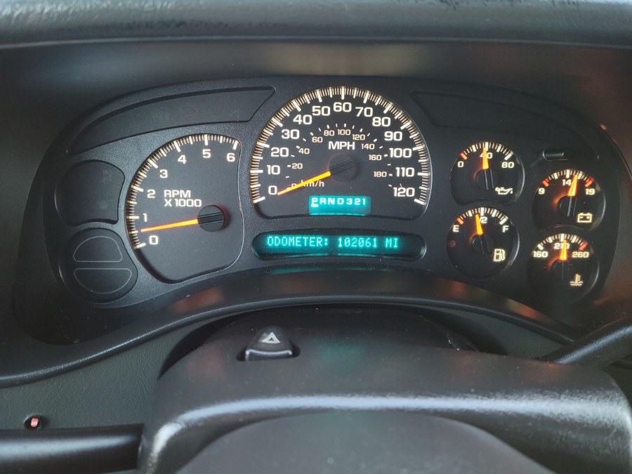 Used Chevrolet Suburban 4dr 1500 4WD Z71 2005 | Toro Auto. East Windsor, Connecticut Used Chevrolet Suburban 4dr 1500 4WD Z71 2005 | Toro Auto. East Windsor, Connecticut