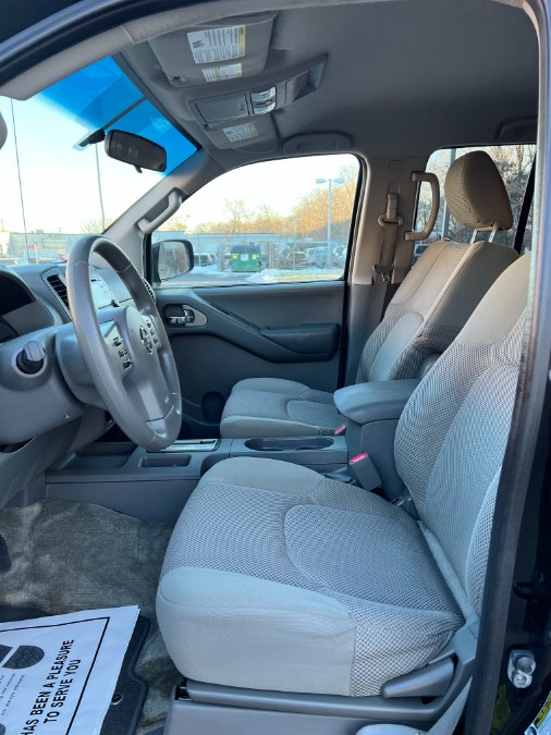 Used Nissan Frontier 4WD Crew Cab SWB Auto SL 2013 | A-Tech. Medford, Massachusetts Used Nissan Frontier 4WD Crew Cab SWB Auto SL 2013 | A-Tech. Medford, Massachusetts