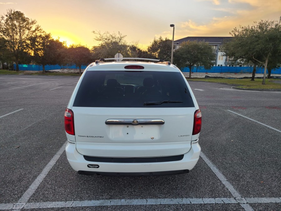 Used Chrysler Town & Country 4dr LWB Limited FWD 2005 | Majestic Autos Inc.. Longwood, Florida