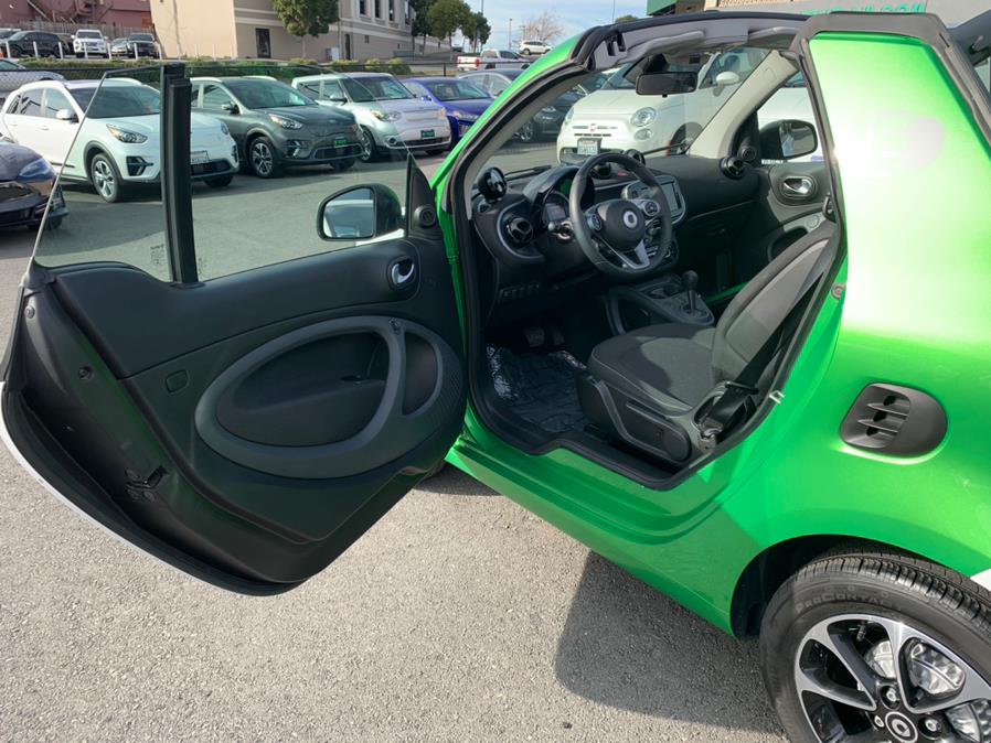 Used smart fortwo electric drive passion cabriolet 2017 | Green Light Auto Wholesale. Daly City, California Used smart fortwo electric drive passion cabriolet 2017 | Green Light Auto Wholesale. Daly City, California