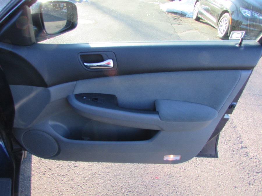 Used Honda Accord Sdn 4dr I4 MT LX 2007 | United Auto Sales of E Windsor, Inc. East Windsor, Connecticut Used Honda Accord Sdn 4dr I4 MT LX 2007 | United Auto Sales of E Windsor, Inc. East Windsor, Connecticut