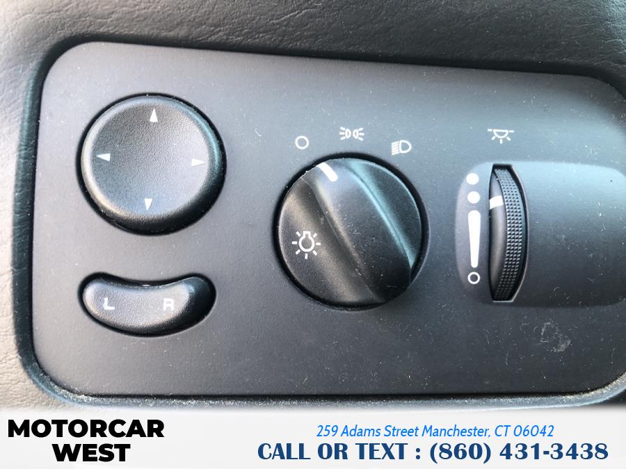 2006 Chrysler Town & Country LWB 4dr Touring, available for sale in Manchester, Connecticut | Motorcar West. Manchester, Connecticut 2006 Chrysler Town & Country LWB 4dr Touring, available for sale in Manchester, Connecticut | Motorcar West. Manchester, Connecticut