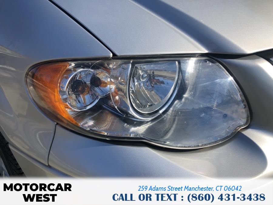 2006 Chrysler Town & Country LWB 4dr Touring, available for sale in Manchester, Connecticut | Motorcar West. Manchester, Connecticut 2006 Chrysler Town & Country LWB 4dr Touring, available for sale in Manchester, Connecticut | Motorcar West. Manchester, Connecticut