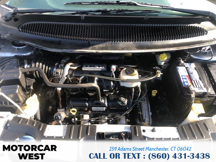 2006 Chrysler Town & Country LWB 4dr Touring, available for sale in Manchester, Connecticut | Motorcar West. Manchester, Connecticut 2006 Chrysler Town & Country LWB 4dr Touring, available for sale in Manchester, Connecticut | Motorcar West. Manchester, Connecticut
