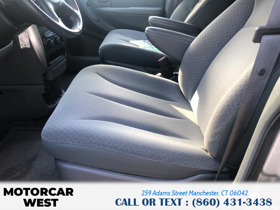 2006 Chrysler Town & Country LWB 4dr Touring, available for sale in Manchester, Connecticut | Motorcar West. Manchester, Connecticut 2006 Chrysler Town & Country LWB 4dr Touring, available for sale in Manchester, Connecticut | Motorcar West. Manchester, Connecticut