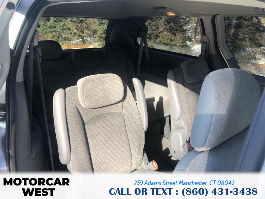 2006 Chrysler Town & Country LWB 4dr Touring, available for sale in Manchester, Connecticut | Motorcar West. Manchester, Connecticut 2006 Chrysler Town & Country LWB 4dr Touring, available for sale in Manchester, Connecticut | Motorcar West. Manchester, Connecticut
