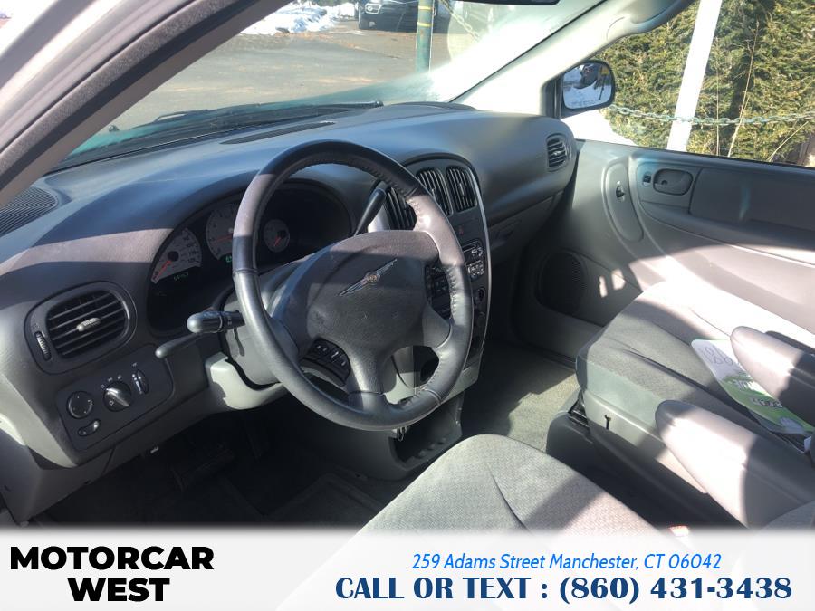 2006 Chrysler Town & Country LWB 4dr Touring, available for sale in Manchester, Connecticut | Motorcar West. Manchester, Connecticut 2006 Chrysler Town & Country LWB 4dr Touring, available for sale in Manchester, Connecticut | Motorcar West. Manchester, Connecticut
