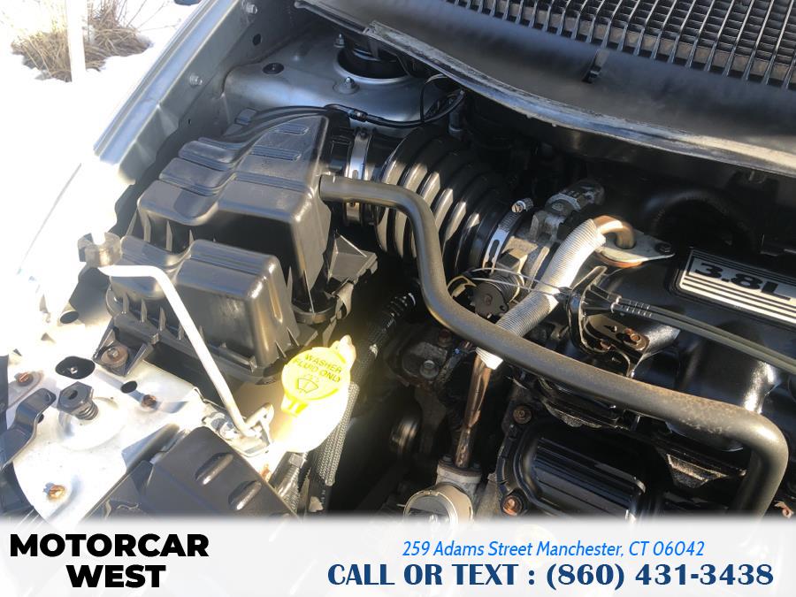 2006 Chrysler Town & Country LWB 4dr Touring, available for sale in Manchester, Connecticut | Motorcar West. Manchester, Connecticut 2006 Chrysler Town & Country LWB 4dr Touring, available for sale in Manchester, Connecticut | Motorcar West. Manchester, Connecticut