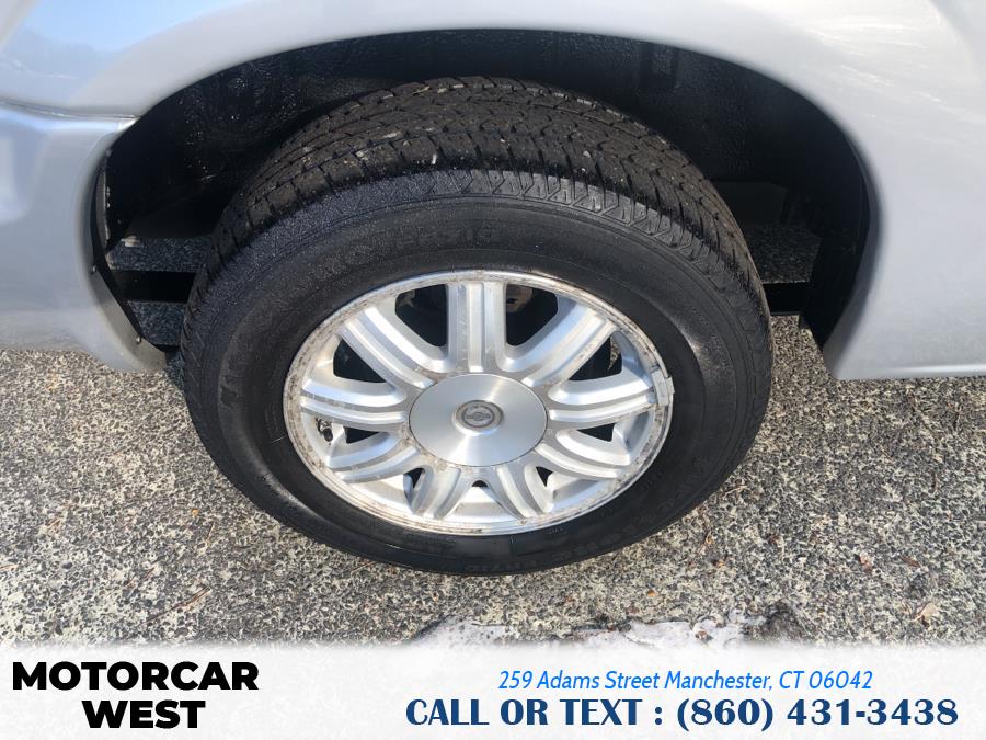 2006 Chrysler Town & Country LWB 4dr Touring, available for sale in Manchester, Connecticut | Motorcar West. Manchester, Connecticut 2006 Chrysler Town & Country LWB 4dr Touring, available for sale in Manchester, Connecticut | Motorcar West. Manchester, Connecticut