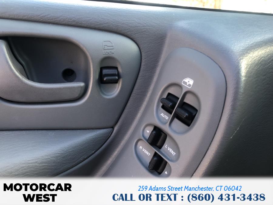 2006 Chrysler Town & Country LWB 4dr Touring, available for sale in Manchester, Connecticut | Motorcar West. Manchester, Connecticut 2006 Chrysler Town & Country LWB 4dr Touring, available for sale in Manchester, Connecticut | Motorcar West. Manchester, Connecticut