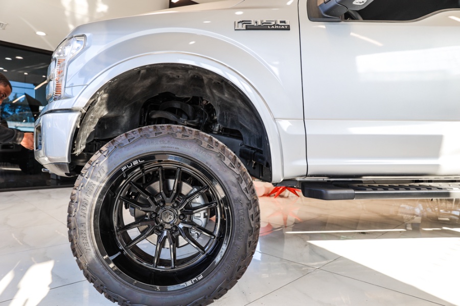 Used Ford F-150 LARIAT 4WD SuperCrew 5.5'' Box 2020 | 26 Motors Long Island. ELMONT, New York Used Ford F-150 LARIAT 4WD SuperCrew 5.5'' Box 2020 | 26 Motors Long Island. ELMONT, New York