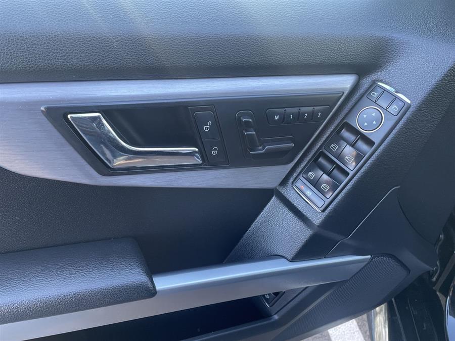 Used Mercedes-Benz GLK-Class 4MATIC 4dr GLK350 2010 | Wiz Leasing Inc. Stratford, Connecticut Used Mercedes-Benz GLK-Class 4MATIC 4dr GLK350 2010 | Wiz Leasing Inc. Stratford, Connecticut