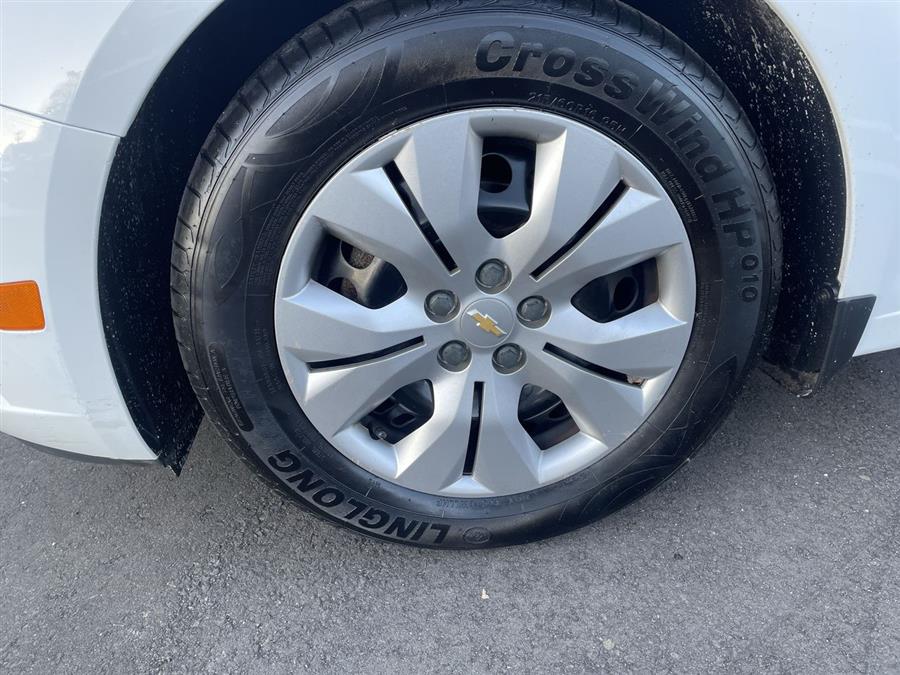 Used Chevrolet Cruze 4dr Sdn Auto LS 2014 | Wiz Leasing Inc. Stratford, Connecticut Used Chevrolet Cruze 4dr Sdn Auto LS 2014 | Wiz Leasing Inc. Stratford, Connecticut