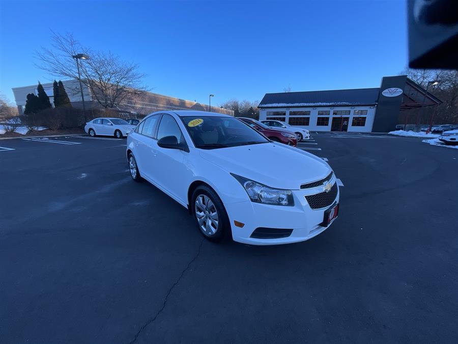 2014 Chevrolet Cruze 4dr Sdn Auto LS, available for sale in Stratford, Connecticut | Wiz Leasing Inc. Stratford, Connecticut