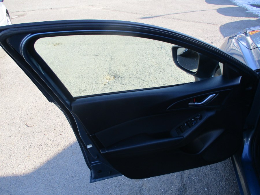 Used Mazda Mazda3 4dr Sdn Auto i SV 2014 | Cos Central Auto. Meriden, Connecticut Used Mazda Mazda3 4dr Sdn Auto i SV 2014 | Cos Central Auto. Meriden, Connecticut