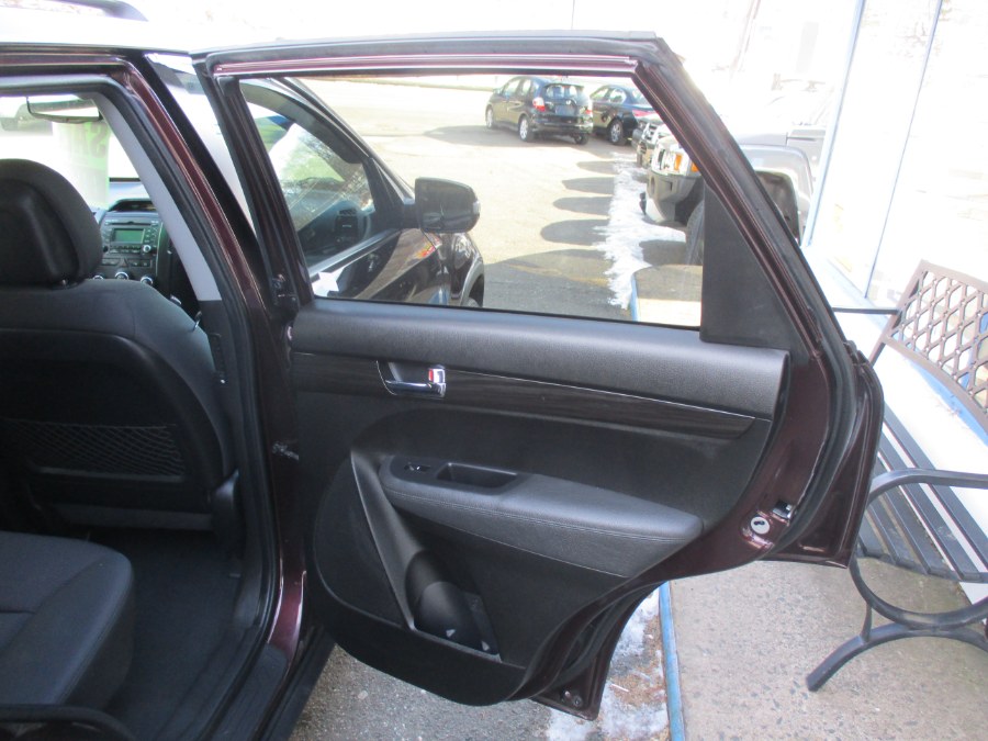 Used Kia Sorento AWD 4dr V6 LX 2011 | Cos Central Auto. Meriden, Connecticut Used Kia Sorento AWD 4dr V6 LX 2011 | Cos Central Auto. Meriden, Connecticut
