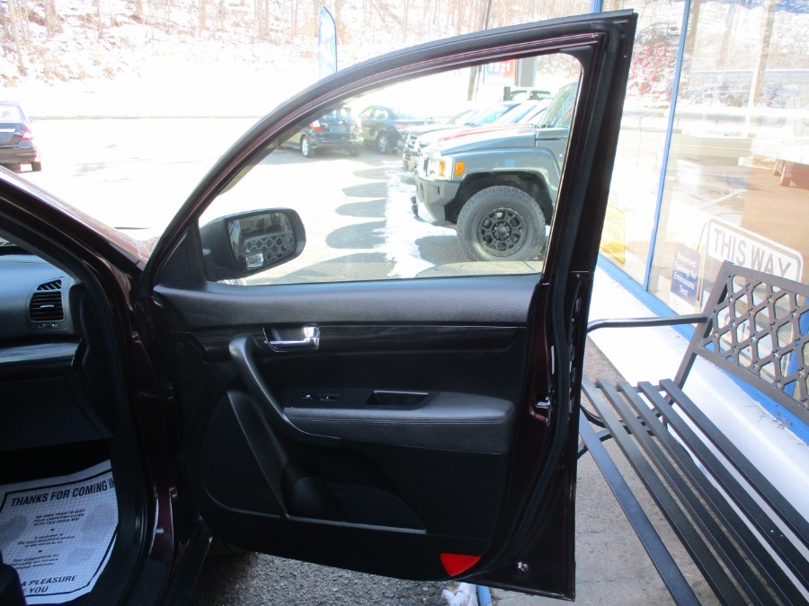 Used Kia Sorento AWD 4dr V6 LX 2011 | Cos Central Auto. Meriden, Connecticut Used Kia Sorento AWD 4dr V6 LX 2011 | Cos Central Auto. Meriden, Connecticut