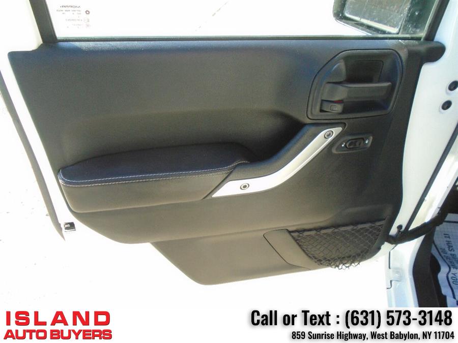 Used Jeep Wrangler Unlimited Freedom Edition 4x4 4dr SUV 2015 | Island Auto Buyers. West Babylon, New York Used Jeep Wrangler Unlimited Freedom Edition 4x4 4dr SUV 2015 | Island Auto Buyers. West Babylon, New York