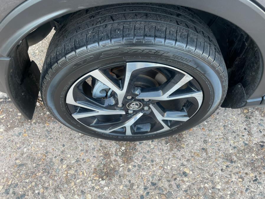 2018 Toyota C-HR XLE Premium FWD (Natl), available for sale in Manchester, Connecticut | Carsonmain LLC. Manchester, Connecticut 2018 Toyota C-HR XLE Premium FWD (Natl), available for sale in Manchester, Connecticut | Carsonmain LLC. Manchester, Connecticut