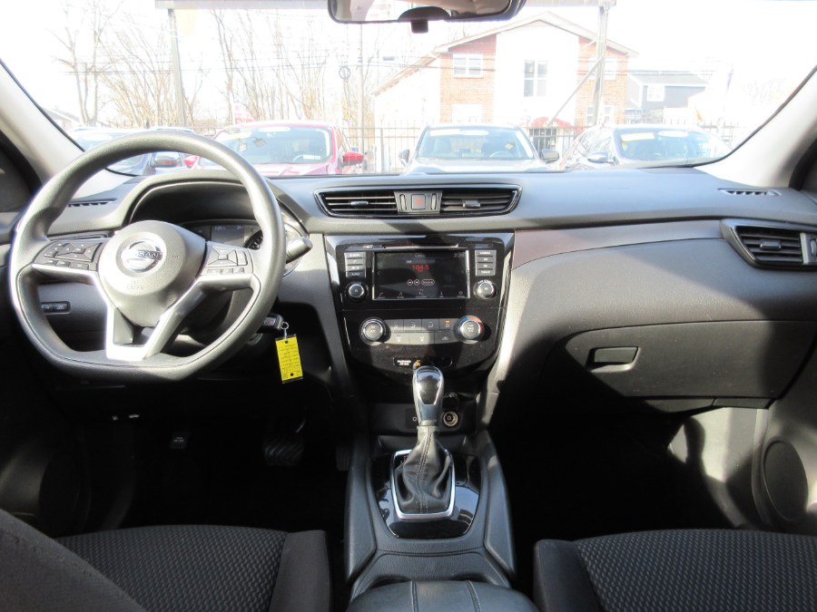 2020 Nissan Rogue Sport AWD S, available for sale in Linden, New Jersey | Route 27 Auto Mall. Linden, New Jersey 2020 Nissan Rogue Sport AWD S, available for sale in Linden, New Jersey | Route 27 Auto Mall. Linden, New Jersey