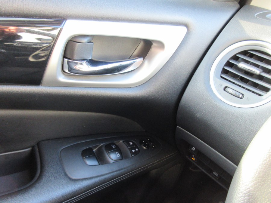 2020 Nissan Pathfinder 4x4 SV, available for sale in Linden, New Jersey | Route 27 Auto Mall. Linden, New Jersey 2020 Nissan Pathfinder 4x4 SV, available for sale in Linden, New Jersey | Route 27 Auto Mall. Linden, New Jersey