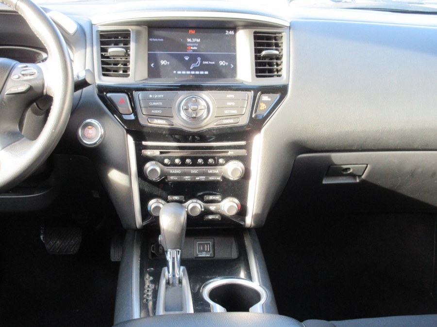 2020 Nissan Pathfinder 4x4 SV, available for sale in Linden, New Jersey | Route 27 Auto Mall. Linden, New Jersey 2020 Nissan Pathfinder 4x4 SV, available for sale in Linden, New Jersey | Route 27 Auto Mall. Linden, New Jersey