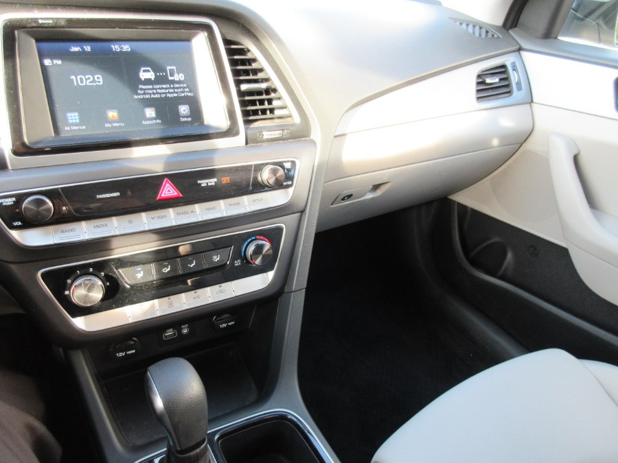 Used Hyundai Sonata SE 2.4L 2019 | Route 27 Auto Mall. Linden, New Jersey Used Hyundai Sonata SE 2.4L 2019 | Route 27 Auto Mall. Linden, New Jersey